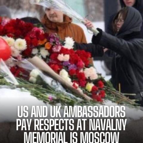 The US and UK representatives to Moscow have laid flowers to honor Alexei Navalny, the Russian opposition leader who passed away in jail on Friday.